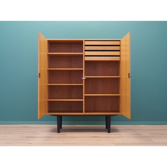 Image 1 of Armoire en frêne, design danois, années 1970, production : Danemark