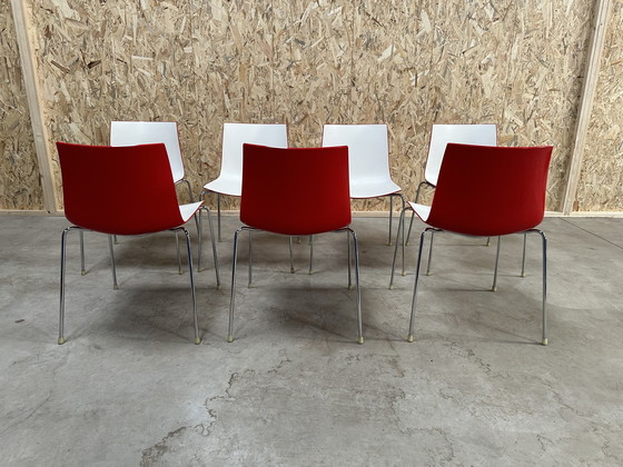 Image 1 of Arper Catifa 46 Design Chair - Plastique blanc/rouge