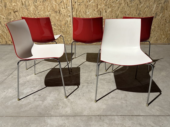 Image 1 of Arper Catifa 46 Design Chair - Plastique blanc/rouge