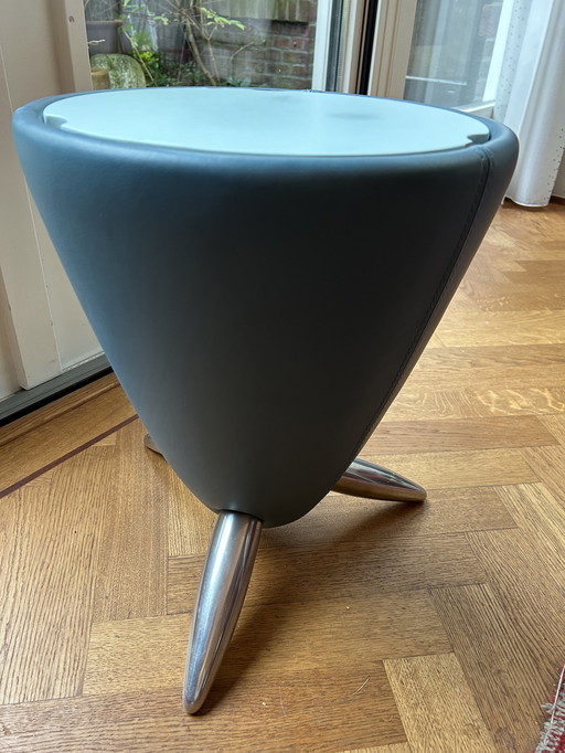 Leolux Tam Tam Tabouret en cuir bleu marine avec pieds en aluminium