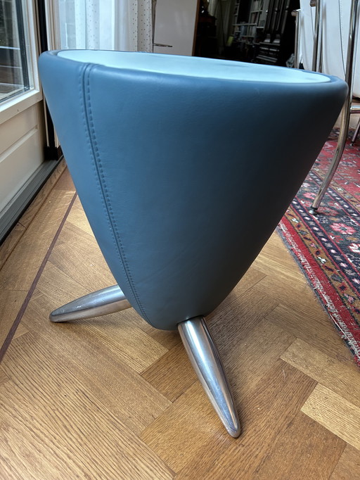 Leolux Tam Tam Tabouret en cuir bleu marine avec pieds en aluminium