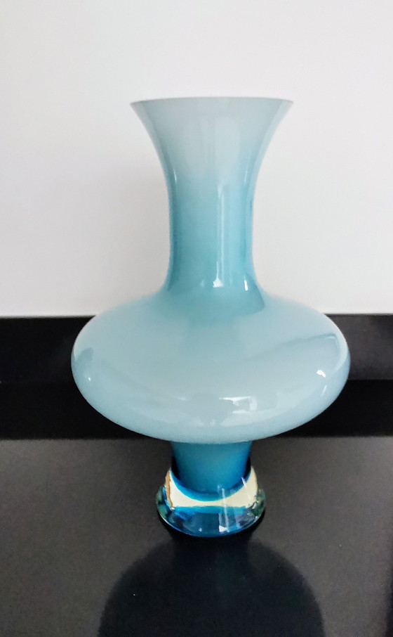 Image 1 of Empoli Glass 60s, vase opalin bleu clair et blanc