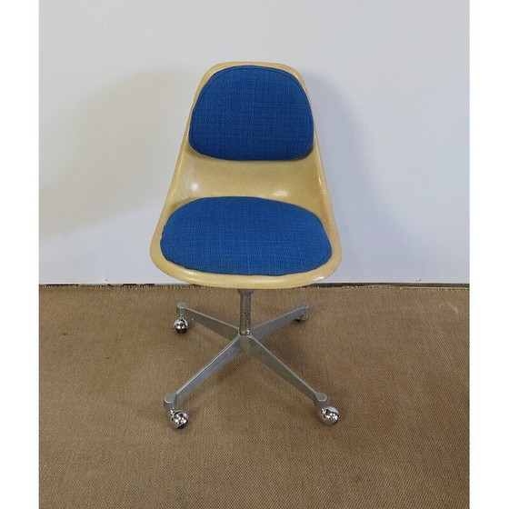 Image 1 of Fauteuil pivotant vintage en fibre de verre par Charles et Ray Eames pour Herman Miller, 1970