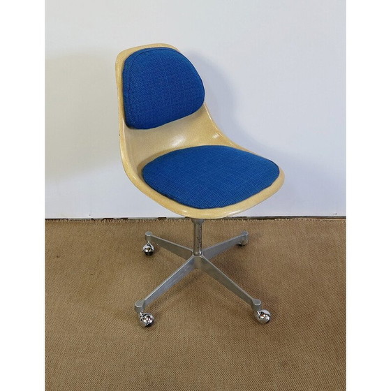 Image 1 of Fauteuil pivotant vintage en fibre de verre par Charles et Ray Eames pour Herman Miller, 1970