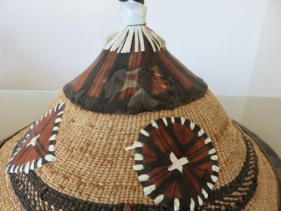 Image 1 of Chapeau Conique Africain, Fulani, En Cuir Et Corde Tressée, 1900