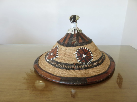 Image 1 of Chapeau Conique Africain, Fulani, En Cuir Et Corde Tressée, 1900