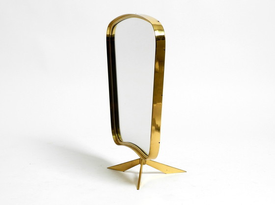 Image 1 of Magnifique, rare, grand miroir de table à trépied réglable en laiton du Mid Century par Vereinigte Werkstätten