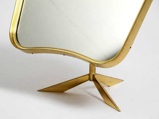 Image 1 of Magnifique, rare, grand miroir de table à trépied réglable en laiton du Mid Century par Vereinigte Werkstätten