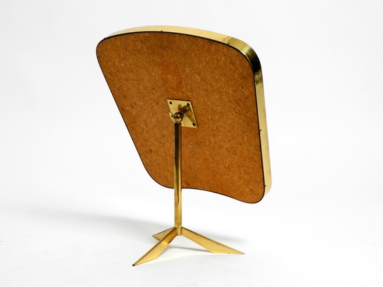 Image 1 of Magnifique, rare, grand miroir de table à trépied réglable en laiton du Mid Century par Vereinigte Werkstätten