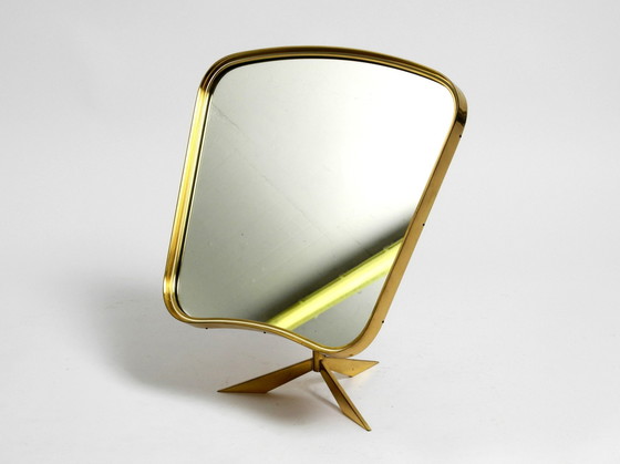 Image 1 of Magnifique, rare, grand miroir de table à trépied réglable en laiton du Mid Century par Vereinigte Werkstätten