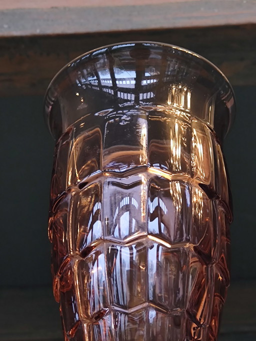 Vase à céleri en verre rose tendre