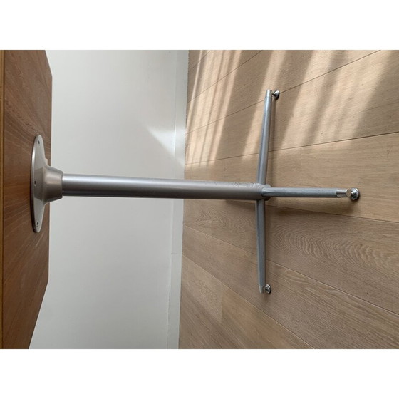 Image 1 of Table carrée vintage Artifort