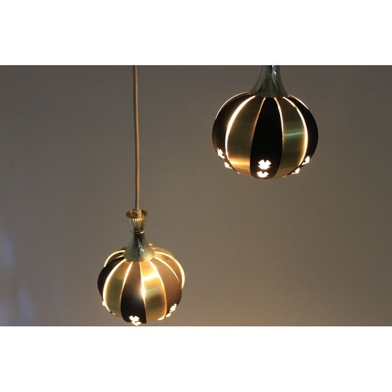 Image 1 of Ensemble de 2 lampes suspendues vintage par Verner Schou