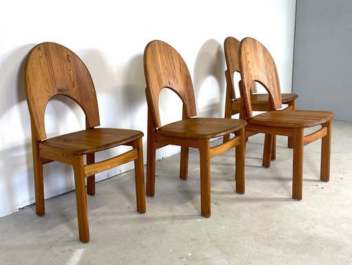 4 chaises de salle à manger en pin dans le style de Nils Koefoed