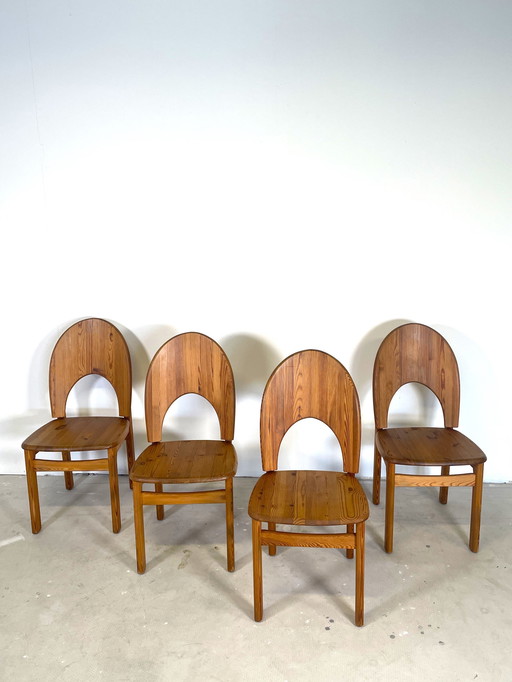 4 chaises de salle à manger en pin dans le style de Nils Koefoed