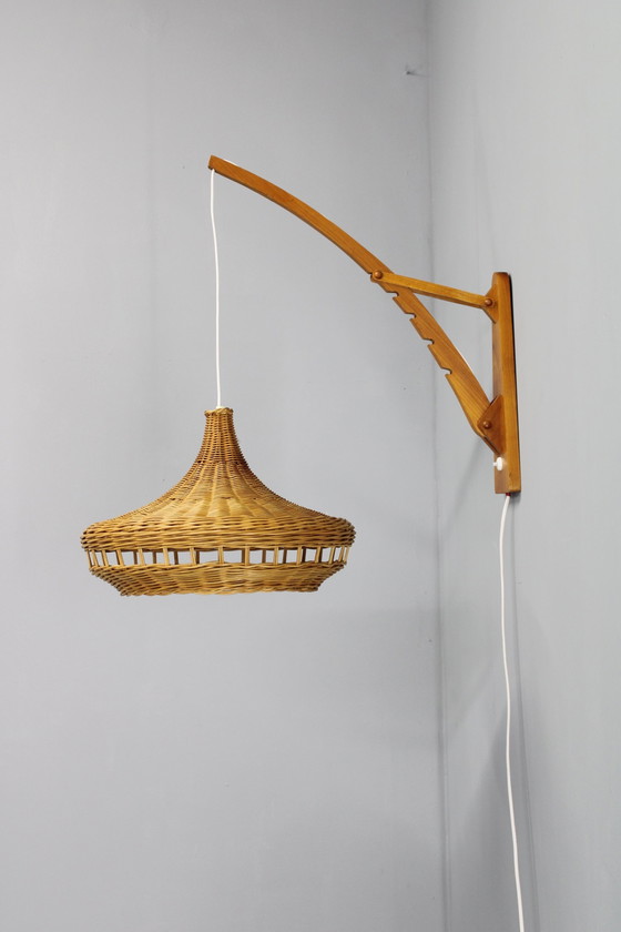 Image 1 of Lampe murale en bois des années 1960 par Pokrok Zilina, Tchécoslovaquie