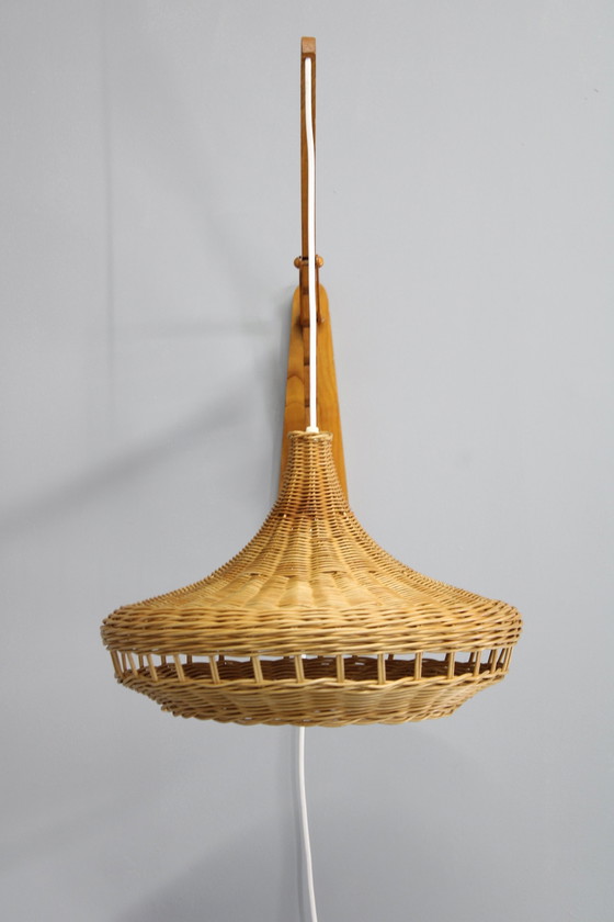 Image 1 of Lampe murale en bois des années 1960 par Pokrok Zilina, Tchécoslovaquie