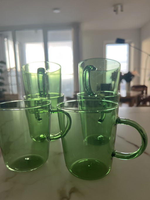 Coupes en verre vert