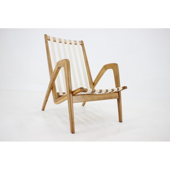 Image 1 of Fauteuil vintage en bois de chêne par Jan Vaněk, Tchécoslovaquie 1970