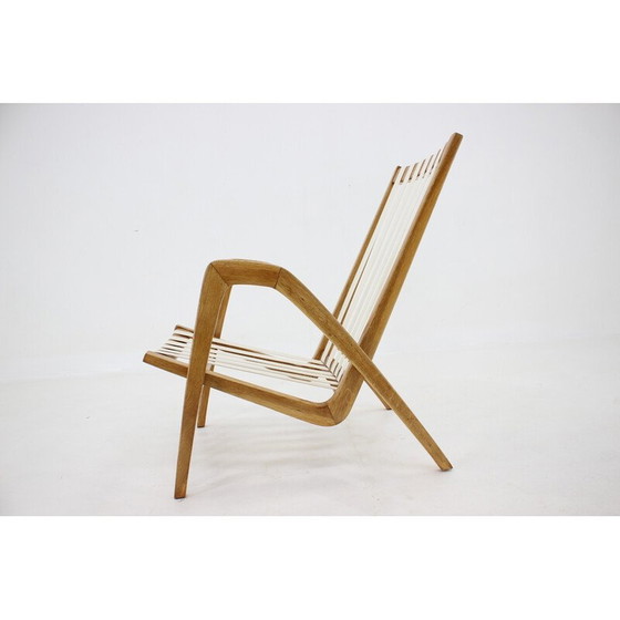 Image 1 of Fauteuil vintage en bois de chêne par Jan Vaněk, Tchécoslovaquie 1970