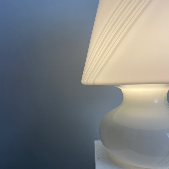 Image 1 of Grande lampe de table italienne en verre de Murano avec champignon 1960