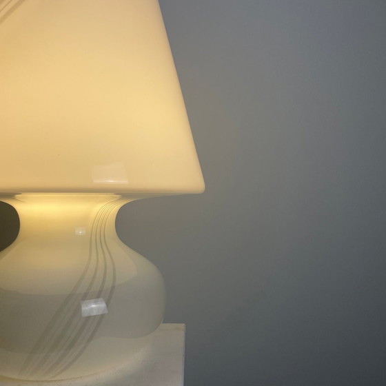 Image 1 of Grande lampe de table italienne en verre de Murano avec champignon 1960