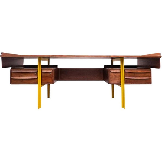 Image 1 of Bureau italien du milieu du siècle en noyer, années 1960
