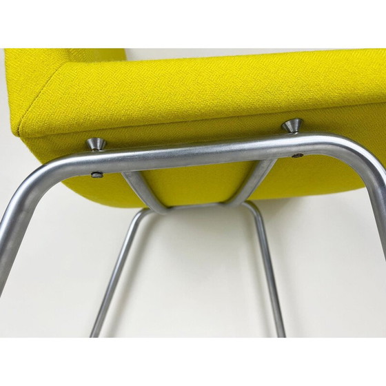 Image 1 of Fauteuil d'aéroport AP40 du milieu du siècle, Hans J. Wegner pour Lime Fabric