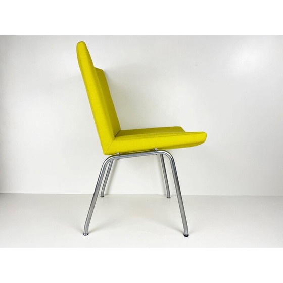 Image 1 of Fauteuil d'aéroport AP40 du milieu du siècle, Hans J. Wegner pour Lime Fabric