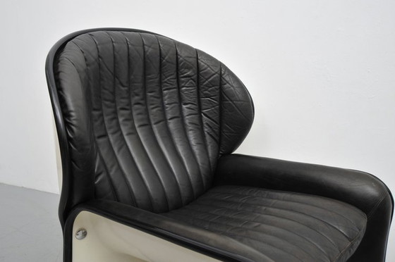 Image 1 of André Vandenbeuck Fauteuil Lotos Blanc Noir 1971