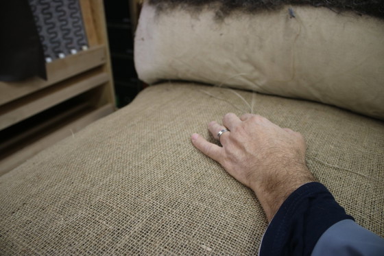 Image 1 of Canapé Biedermeier trois places en noyer tissu à rayures Canapé nouveau revêtement