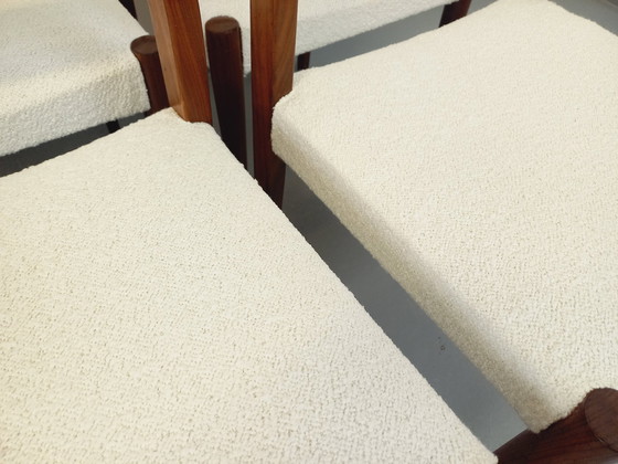 Image 1 of Suite De 6 Chaises Scandinaves Vintage En Teck Et Tissu Bouclette Des Années 60