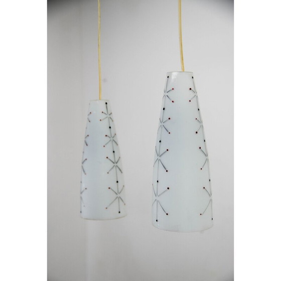 Image 1 of Lampe suspendue en verre du milieu du siècle, Tchécoslovaquie, années 1950