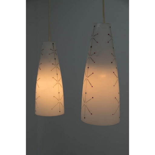 Lampe suspendue en verre du milieu du siècle, Tchécoslovaquie, années 1950