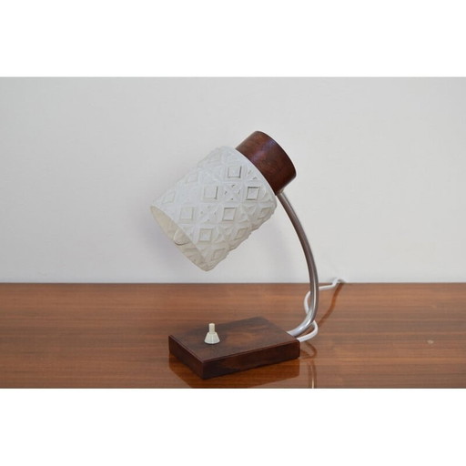 Lampe de table vintage en verre et bois, Tchécoslovaquie 1960