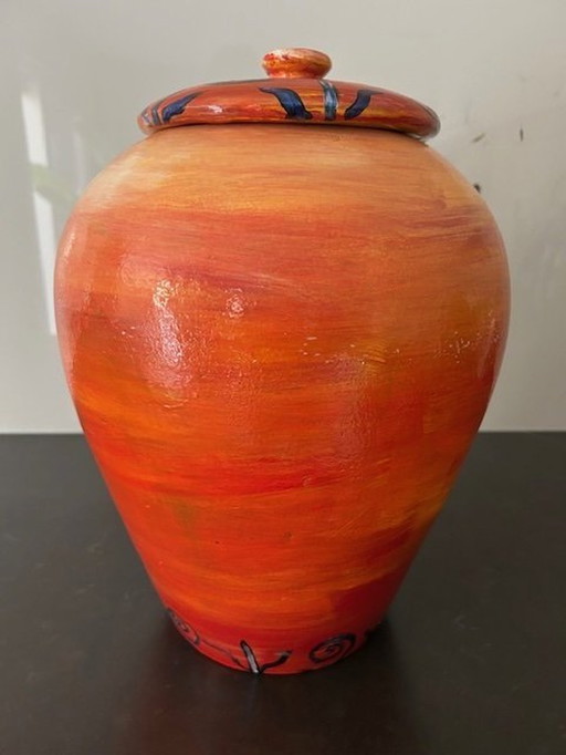 Vase peint par l'artiste visuel Purusha Van De Graaf