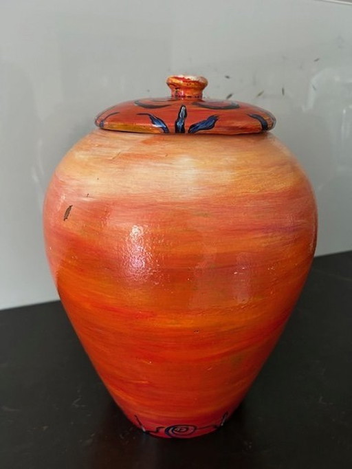 Vase peint par l'artiste visuel Purusha Van De Graaf