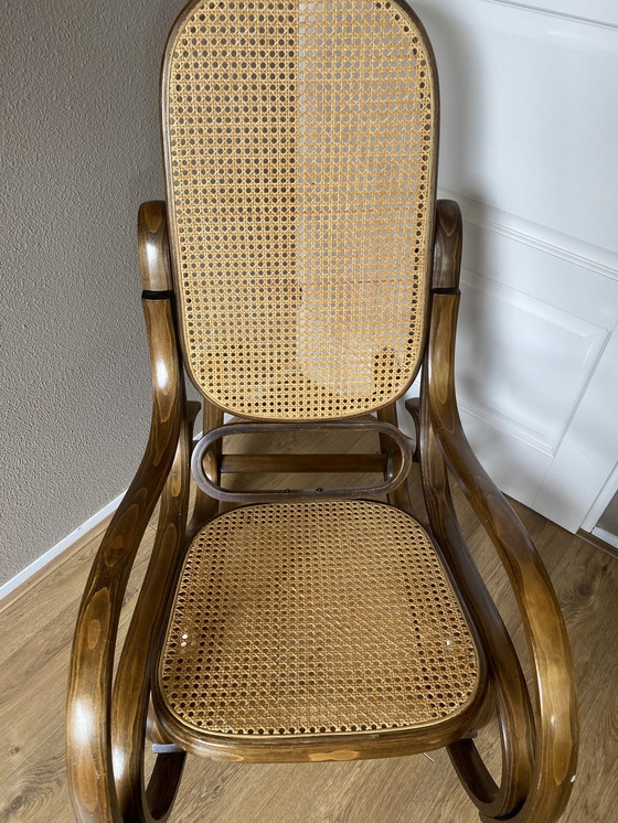 Image 1 of Fauteuil à bascule vintage en bois avec sangles