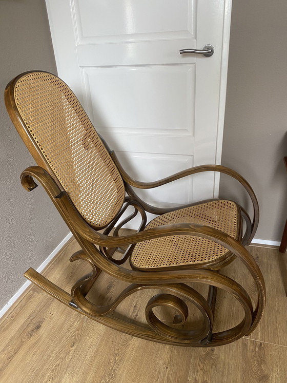 Image 1 of Fauteuil à bascule vintage en bois avec sangles