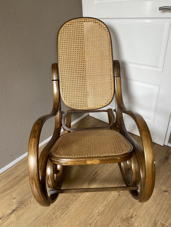 Image 1 of Fauteuil à bascule vintage en bois avec sangles