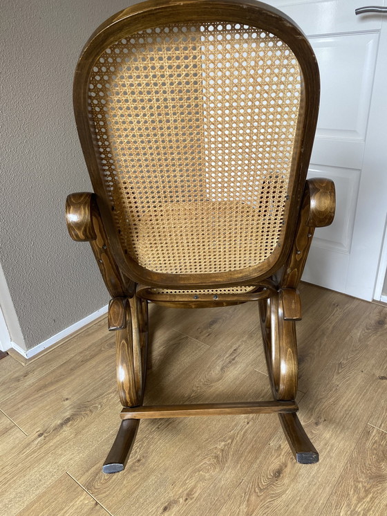 Image 1 of Fauteuil à bascule vintage en bois avec sangles