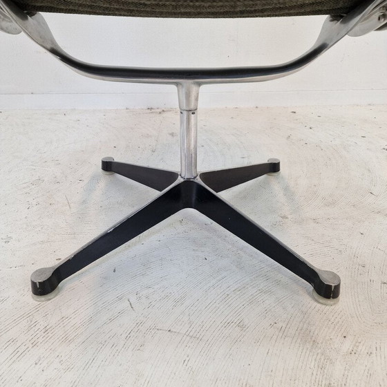 Image 1 of Fauteuils vintage EA 116 en aluminium par Charles et Ray Eames pour Herman Miller, 1960
