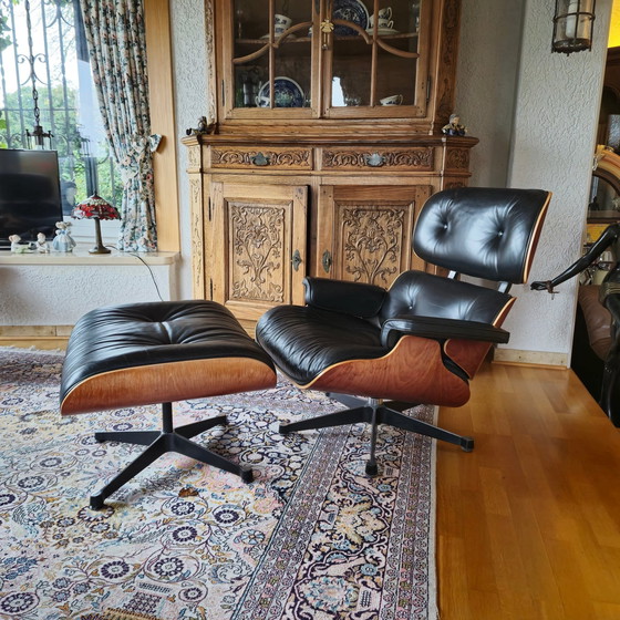 Image 1 of Vitra - Charles & Ray Eames - Chaise longue avec pouf (2) - Modèle 670 & 671