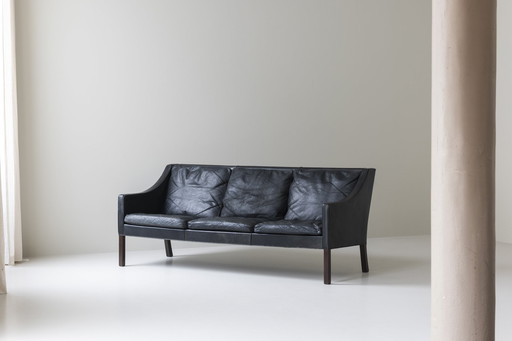 Magnifique canapé trois places modèle 2209 conçu par Børge Mogensen pour Fredericia, Danemark 1963.