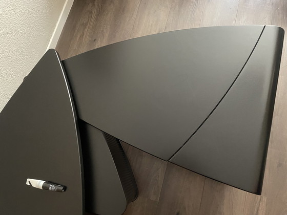 Image 1 of Table basse flexible Leolux Noir