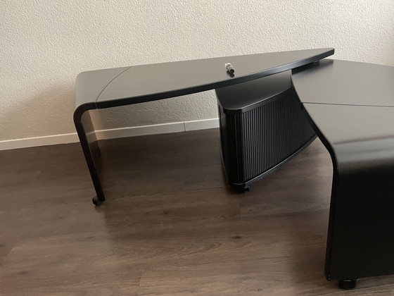 Image 1 of Table basse flexible Leolux Noir