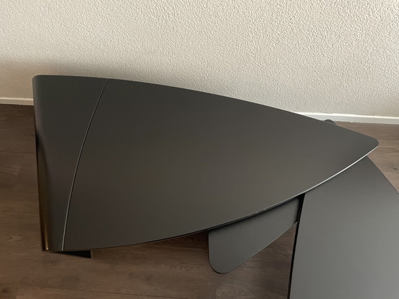 Image 1 of Table basse flexible Leolux Noir