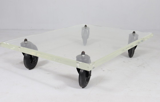 Image 1 of Table basse/table basse sur roulettes, années 1980, Italie