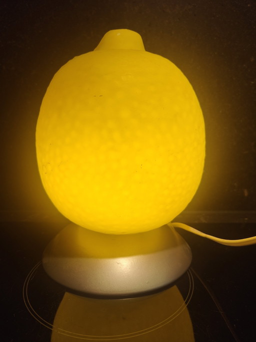 Lampe de table en forme de citron d'Ikea