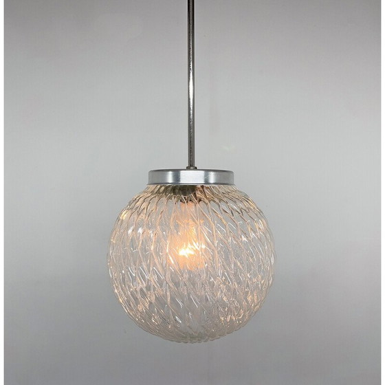 Image 1 of Lampe suspendue boule en verre clair, Tchécoslovaquie